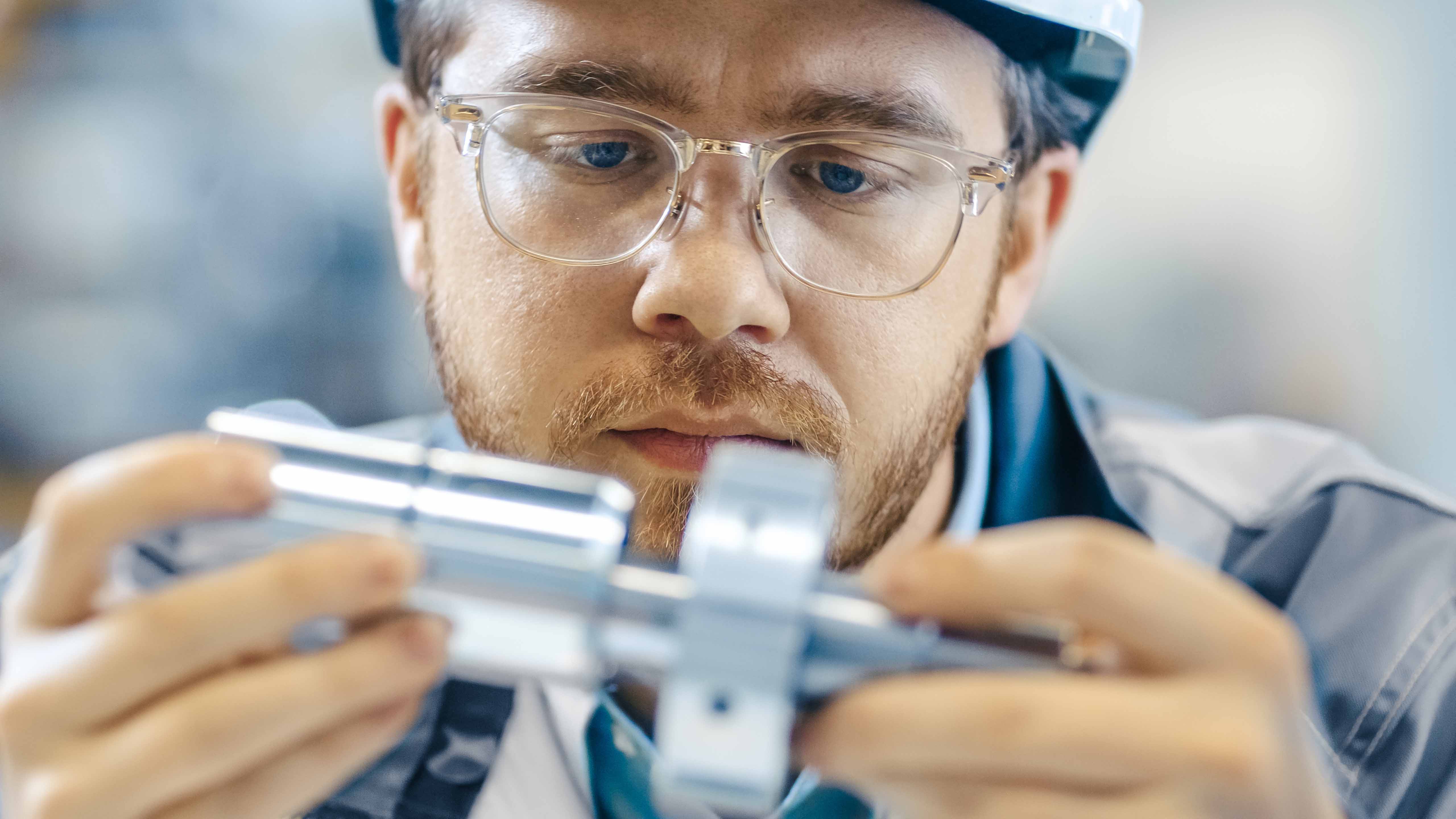 How Engineers Utilize Connected Product Development to Break Silos-featured